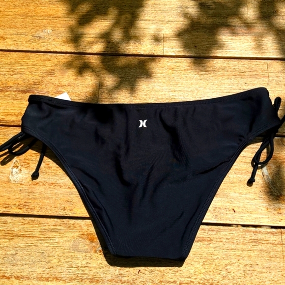 💗 Brand New 💗 Hurley - Women's 2 piece bathing suit- New with tags! 😍 - Picture 4 of 4